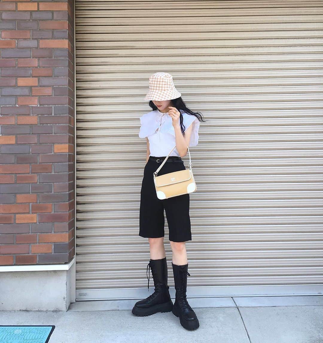 江崎ななほのインスタグラム：「少し前の #エザ着 @courreges  @unemansion  @zara」