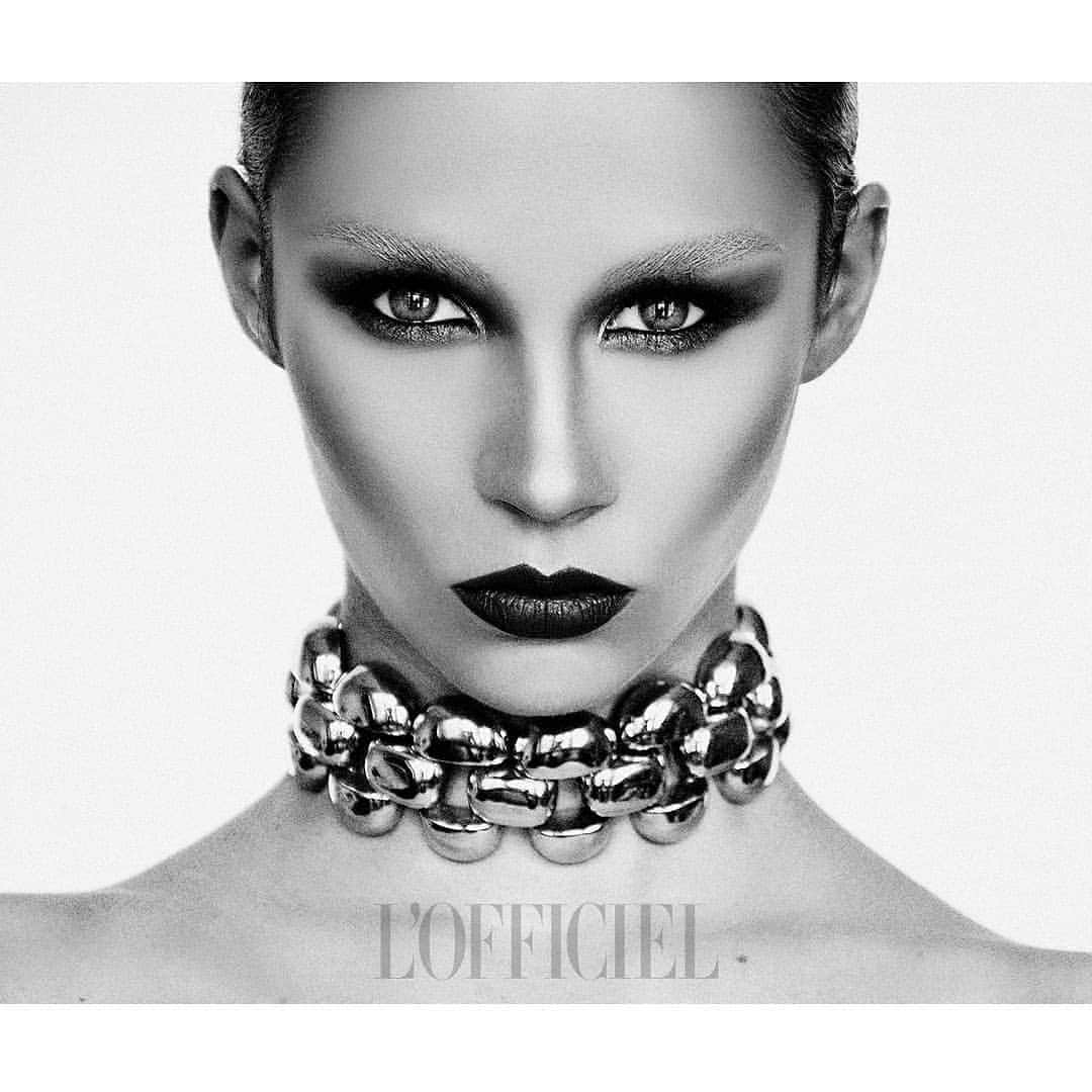 ブリタニ・クラインのインスタグラム：「Old photo 👉 New feature. Forever proud of my dear friend and brother @bymannyroman. Head over to his profile and check out the rest of the preview for ESSENCE OF A WOMAN.  #REPOST  . . . . Via @lofficielindia ..It was in the month of February this year, that international fashion photographer Manny Roman (@bymannyroman ) had decided to unveil his first photographic exhibit “ESSENCE OF A WOMAN,” but due to the uprise_verified of the COVID-19 pandemic, things soon went haywire.  Manny lets us in on a sneak-peek of what is to come in his first exhibit once the world regains normalcy, and we are able to attend lavish gatherings like the good old days. “We need to remember to respect the women in our lives and of the world. Our origin is of a woman and we must never forget it…” concludes Manny. .  . . . @gabrielaisler @isabelnycmakeup @rauldaluz @angelajruiz @desirecordero @official_brittkline @miyakemakeup」