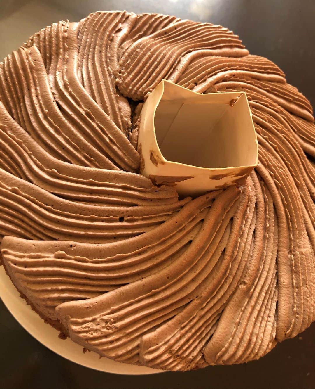 中野みやびのインスタグラム：「シフォンケーキすき  #シフォンケーキ #cake #ケーキ #chocolate #チョコ #チョコレート #シフォン #美味しい #love #お洒落 #クリーム #cream #ふわふわ #甘い #女子力 #おばあちゃん #の #お友達 #から #ありがとう #thanks #friends #wawawa #みやび」