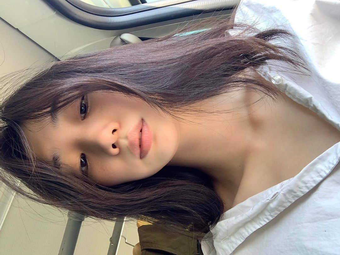 江原杏樹のインスタグラム：「暑かった〜　なぜヘアとメイクしてもらう前に 自撮りしたのか🤷🏻‍♀️ みんな熱中症きをつけてね🥵」
