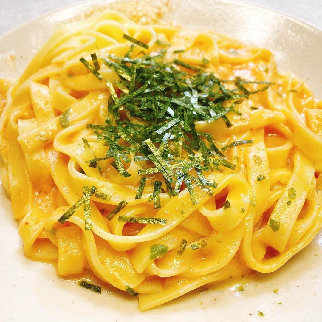 本間昭光のインスタグラム：「東京に出て来て30余年。 絶対に手を出してこなかった冷凍食品に初トライ！ 普通に美味しい😅」