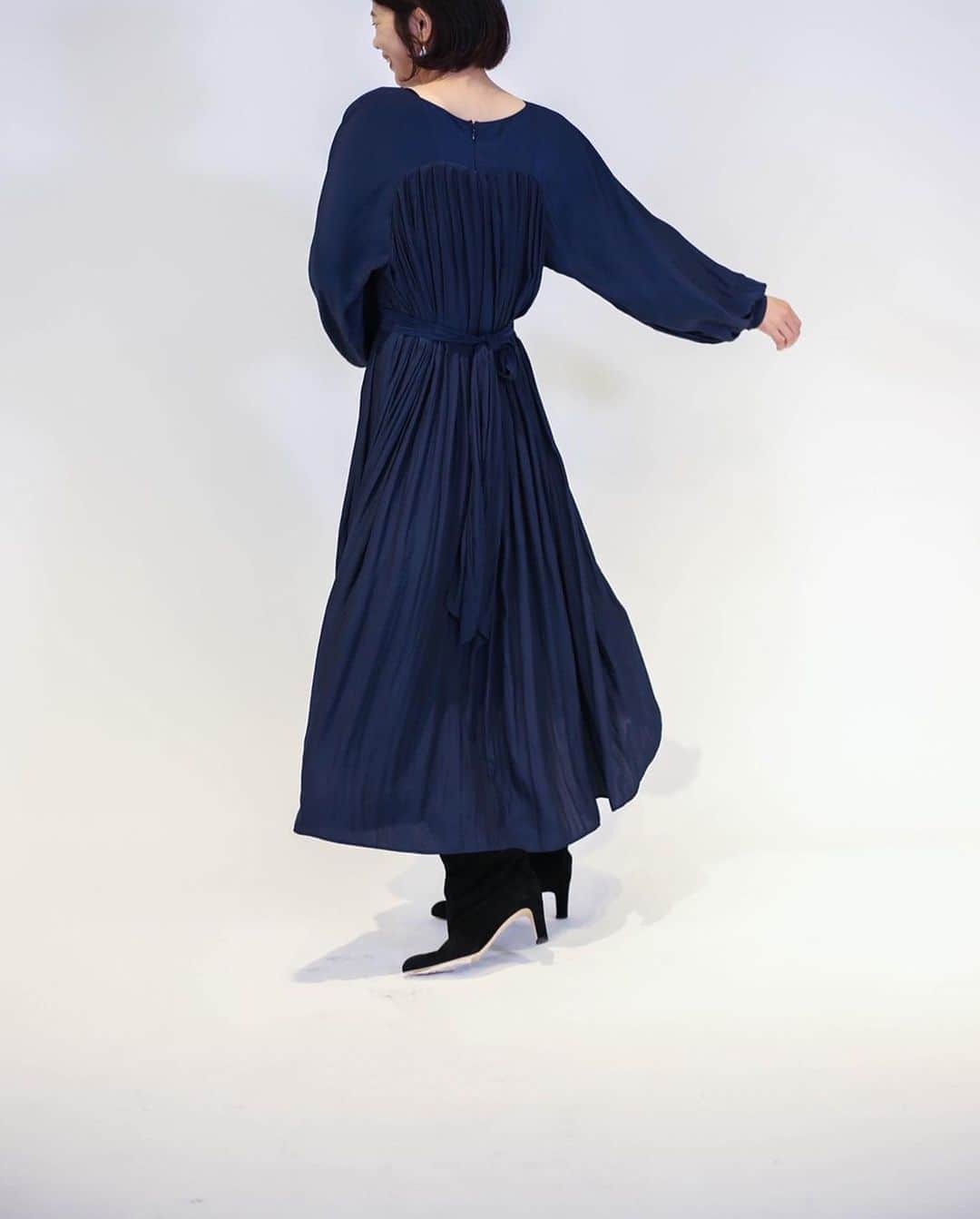 VERMEIL par ienaさんのインスタグラム写真 - (VERMEIL par ienaInstagram)「『NEW Dress』﻿ ﻿ 心地よいワンピースで過ごしたいから﻿ 　﻿ Dress: 32,000yen+tax / VERMEIL par iena﻿ ﻿ Boots: 78,000yen+tax / NEBULONI E.﻿ ﻿ ﻿ ﻿ @vermeilpariena ﻿ @nebulonie.japan  ﻿ #vermeilpariena #iena ﻿ #2020aw﻿ #ヴェルメイユパーイエナ #イエナ ﻿ ﻿#ワンピースコーデ  ﻿ ﻿」8月13日 22時03分 - vermeilpariena