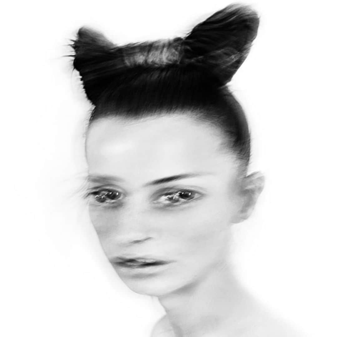 フラヴィア・ルチーニのインスタグラム：「Everything by 🖤 @francogobbi1 🖤」