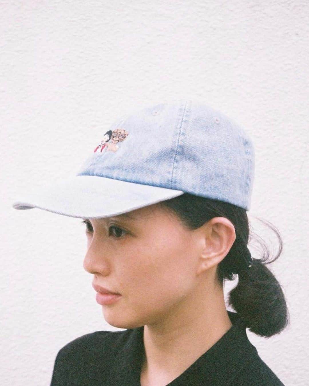 臼田あさ美のインスタグラム：「刺繍作家、小菅くみちゃんの手刺繍キャップが、この夏の主役さっ🔥🔥🔥」