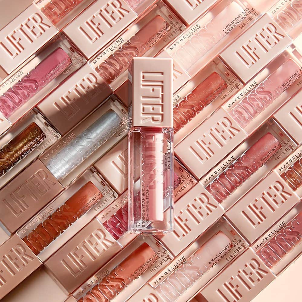 Maybelline New Yorkさんのインスタグラム写真 - (Maybelline New YorkInstagram)「A summer MUST-HAVE: our new #liftergloss lippies formulated with Hyaluronic Acid for smoother, hydrated lips!💦 Choose from these 10 stunning shades to find your new favorite gloss. Tap to shop!」8月13日 22時32分 - maybelline