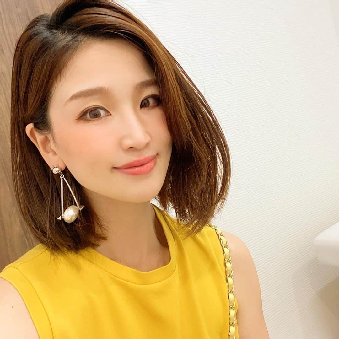 のインスタグラム：「#目の下のクマ 取りして2週間が経ったので、 東京中央美容外科中野院 @tcb_nakano の磯村先生 @tcb_iso ところへ行ってきました💕もう、#目の下のたるみ も#目のクマ もなく目周りがとってもスッキリです❣️ 担当してくれた#磯村亮輔 先生は腕がいいので、#ダウンタイム は実際2、3日で、それでもそんな腫れなく、痛み止めも必要無かったです❤️施術後の腫れって、経験と丁寧さとスピードと腕なんだと思う☺️  ちなみに、まだ2週間なので、1ヶ月後はさらに引き締まりスッキリするそうです😃とっても楽しみです。  #クマ取りなら磯村亮輔　⭐️ ・ ・ #東京中央美容外科中野院  #美容整形ならTCB東京中央美容外科 #東京中央美容外科 #美容外科 #中野 #磯村先生 #目の下のクマ取り  #目の下のたるみ取り #PR」