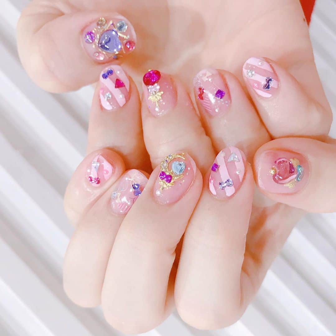 なかやまちえこさんのインスタグラム写真 - (なかやまちえこInstagram)「いつだって可愛い魔法少女ネイル✨⠀ #nail #nails #nailart #ネイル #美甲 #ネイルアート  #japanesenailart #manucure #japanesenails #manicurist #gelnails #أظافر #네일아트 #미용 #vẽmóng #ngườiđẹp  #เพ้นท์เล็บ #artedeuñas #เพ้นท์เล็บเจล #ジェルネイルデザイン #ネイルデザイン #senikuku #nagelkunst #魔法少女ネイル #ゆめかわ #ゆめかわネイル #kawaii #kawaiinails #ファンシーネイル #fancynails」8月13日 22時47分 - chiekonakayama