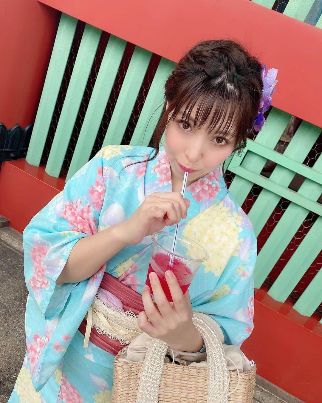 西村ケリーさんのインスタグラム写真 - (西村ケリーInstagram)「かき氷🍧イチゴ味派🍓 みんなは〜✨🥺？？？  #浴衣　#浴衣ヘアアレンジ  #浴衣コーディネート #yukata #👘　#japan #gravureidol  #shooting  #비키니  #泳衣 #偶像 #ไอดอล #ชุดว่ายน้ำ  #Comel #Awekcun #性感的 #萌 #模特  #수영복 #섹시 #귀여워  #เซ็กซี่ #น่ารัก #peruvian  #編み込みアレンジ #デート風　#asakusa #浅草　#kimonostyle #fashionista」8月13日 23時07分 - kellynishimura8