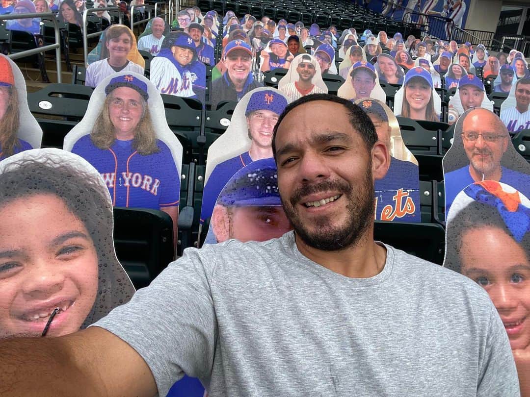 レネ・リベラさんのインスタグラム写真 - (レネ・リベラInstagram)「Here with my #1 fans. Love them with everything! #twins #LGM」8月13日 23時07分 - renerivera44