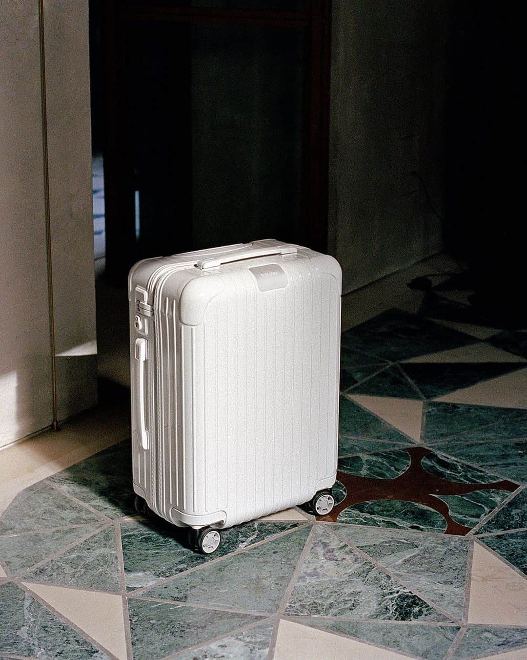 LVMHさんのインスタグラム写真 - (LVMHInstagram)「Wherever you are, experience a special getaway with the Group and its Maisons.  We’re now taking you on a special trip back to the origins of the @rimowa aluminium suitcase, one of the most iconic luggage of all time.  First stop before traveling back in time: admire the RIMOWA Essential Cabin. The world’s first ever polycarbonate suitcase, designed in Germany to provide the best in high-tech functionality. Strong, durable, and lightweight, the RIMOWA Essential Cabin in white with a glossy finish is the ultimate example of hard shell luggage innovation.   Stay tuned to learn more about the flame that sparked a revolution in luggage design.   #LVMH #RIMOWA #RIMOWAessential #Timeless」8月13日 23時02分 - lvmh