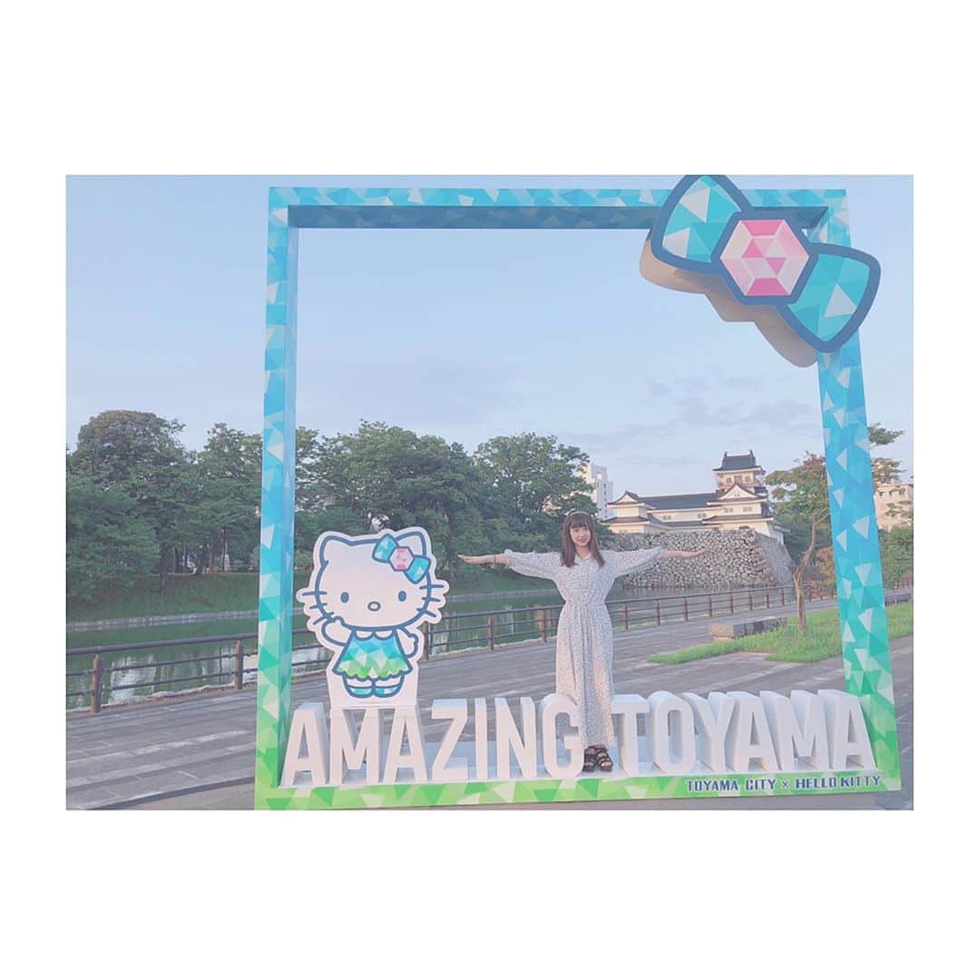 のインスタグラム：「🏯 * 実はめちゃめちゃ撮影恥ずかしかった(笑) 高校生とか歩いてて見ないで！！ って思ってた(笑) てぃー！！！！😁😁 * #pyonstagram  #AKB48 #チーム8 #チームK #富山 #はるpyon #橋本陽菜 #圧倒的橋本陽菜 #橋本陽菜を広める」