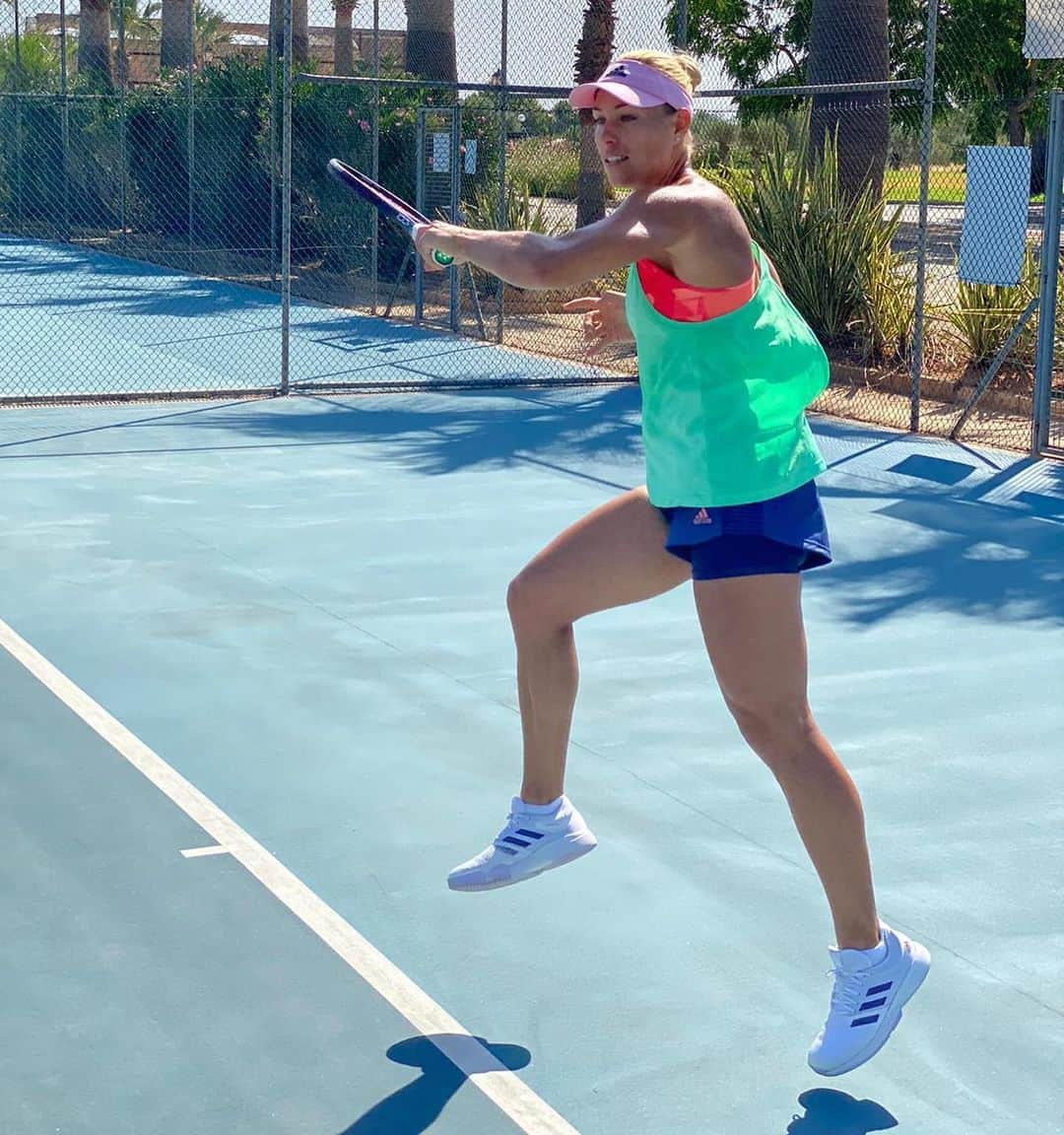 アンジェリーク・ケルバーさんのインスタグラム写真 - (アンジェリーク・ケルバーInstagram)「...this is what my days look like 😅🔥🎾 #TeamAngie」8月13日 23時08分 - angie.kerber