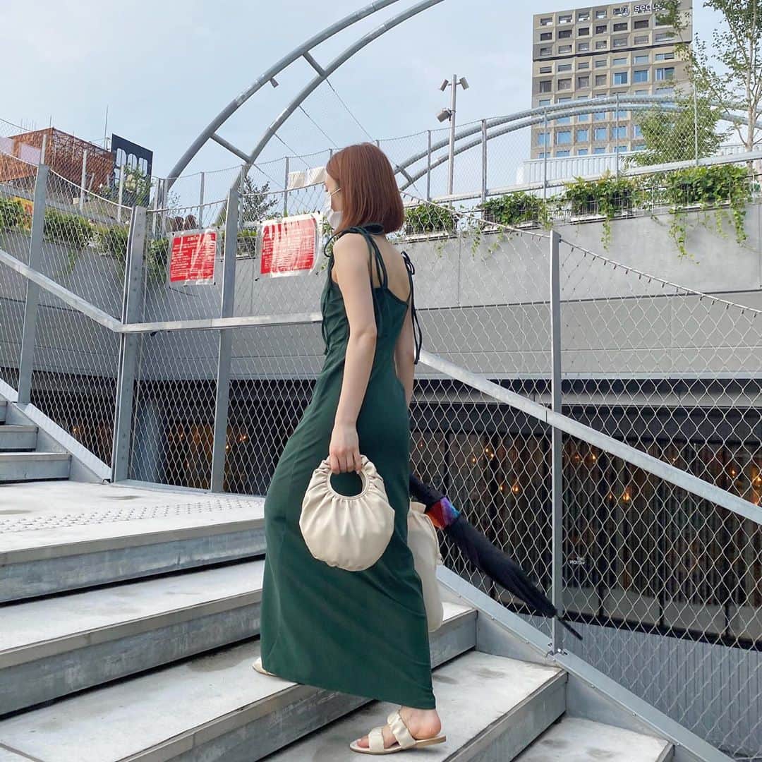 ひよんのインスタグラム：「👗💞 ㅤㅤㅤㅤㅤㅤㅤㅤㅤㅤㅤㅤㅤ この前のお洋服❤️ ●ワンピース @rosary.moon  ●バッグ @9unq.official  ●カチューシャ @9unq.official  ●サンダル どこか忘れちゃった😭 ㅤㅤㅤㅤㅤㅤㅤㅤㅤㅤㅤㅤㅤ 9unqの #もふもふ丸バッグ と #クシュクシュサテンカチューシャ は、 予約販売中だよ🥰👜✨ ㅤㅤㅤㅤㅤㅤㅤㅤㅤㅤㅤㅤㅤ #9unq #fashion #rosarymoon #onepiece #꾸안꾸 #원피스 #패션 #여름옷 #여름원피스 #희영 #クアンク #ワンピース #ロザリームーン #ひよん」