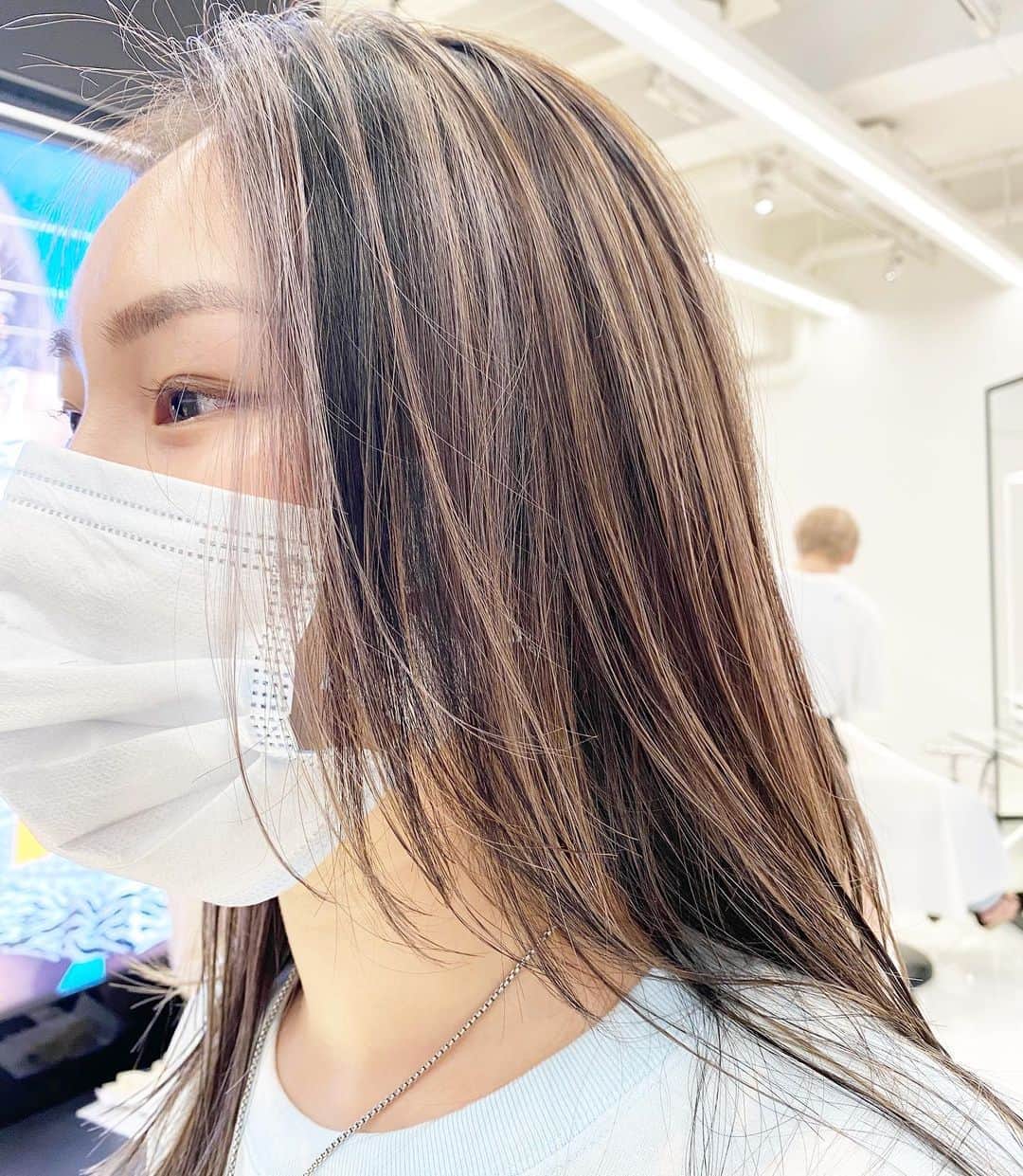 Sachiのインスタグラム：「Highlight & Lowlight & Neutral color . Mix感が可愛い。 (ハイライト部分のみしっかりブリーチしています。) . #shima#hair#ハイライト #shima_sachi」