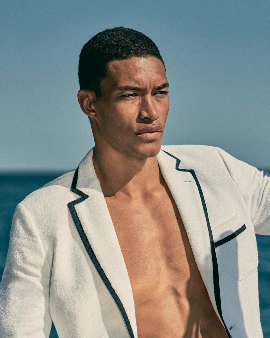 オールバーブラウンのインスタグラム：「Our new collaboration with luxury Swiss watchmaker, @IWCWatches features this sophisticated towelling blazer and complementing resort wear styles. Tap to shop or discover more of the capsule via our stories. #IWCxOB  #OBsAroundTheWorld #OrlebarBrown #IWC」
