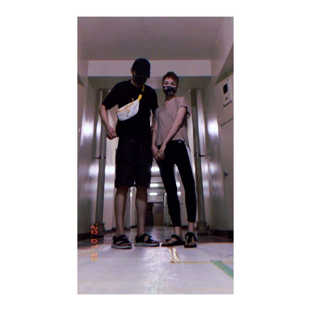 のインスタグラム：「. . . 毎日コーデ （こーねんくんに注目、コーデ変わりません）  #couple #couplephoto #couplelove #illustration #animation  #りべこー夫婦 #同棲カップルさんと繋がりたい #新婚夫婦と繋がりたい #カップルさんと繋がりたい #新婚　#新妻 #新婚カップル　#カップルグラム #カップルコーデ #カップルフォト　#カップル垢　 #カップルアカウント#カップル  #ブライダルモデル #安川リベカ #サロンモデル #ハーフモデル」