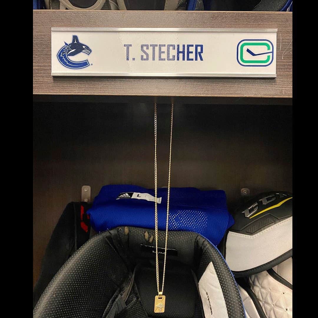 NHLさんのインスタグラム写真 - (NHLInstagram)「@troystecher lost his father on Father's Day. Last night, he honored him after scoring his first career playoff goal. ❤️ #StanleyCup (🎥 @canucks)」8月13日 23時52分 - nhl