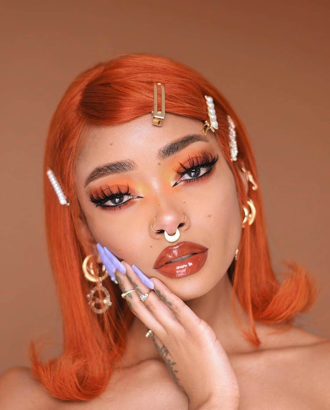 Jeffree Star Cosmeticsさんのインスタグラム写真 - (Jeffree Star CosmeticsInstagram)「Pumpkin spice🧡 @nyane created this monochromatic look using our #Conspiracy eyeshadow palette 🔥 #jeffreestarcosmetics」8月14日 0時05分 - jeffreestarcosmetics