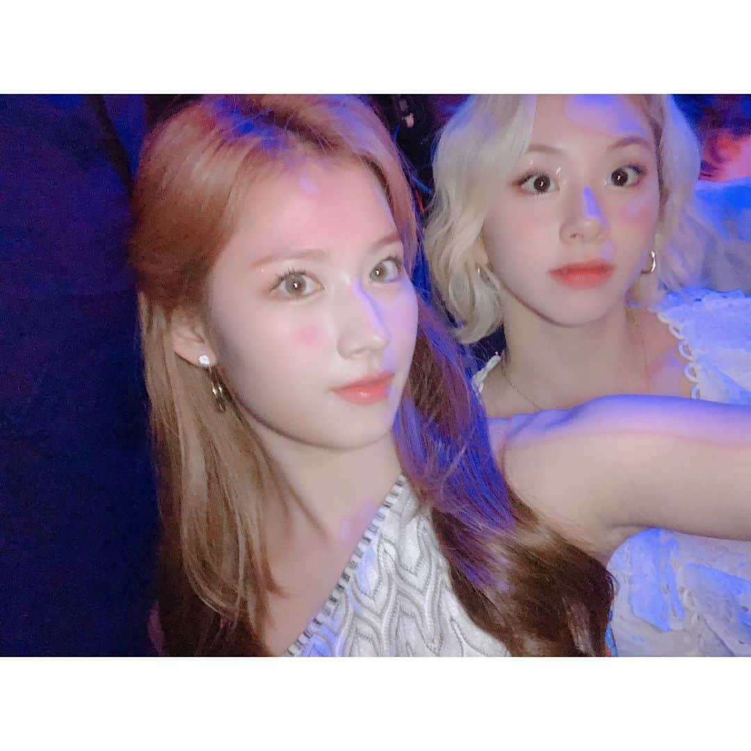 TWICEさんのインスタグラム写真 - (TWICEInstagram)「오늘 정말 오랜만에 공식적인 자리에서 원스를 만날 수 있어서 행복했어요💜 원스를 대표해서 오늘 우리 보러 와준 원스들 고마웠고 집에서 지켜봐준 우리 원스들도 너무 너무 고마웠어요👼🏻 정말 우리밖에 가질 수 없는 원스 사랑이 가득한 트와이스 상🏆 정말 고마워요🥰 원스가 짱💖」8月14日 0時27分 - twicetagram