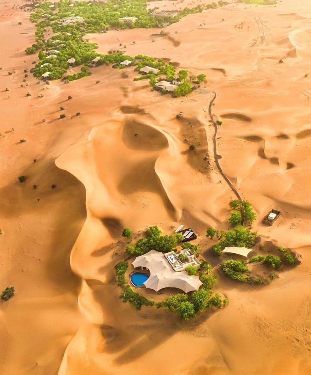 のインスタグラム：「Al Maha Resort #Dubai 📷:@100.pixels」