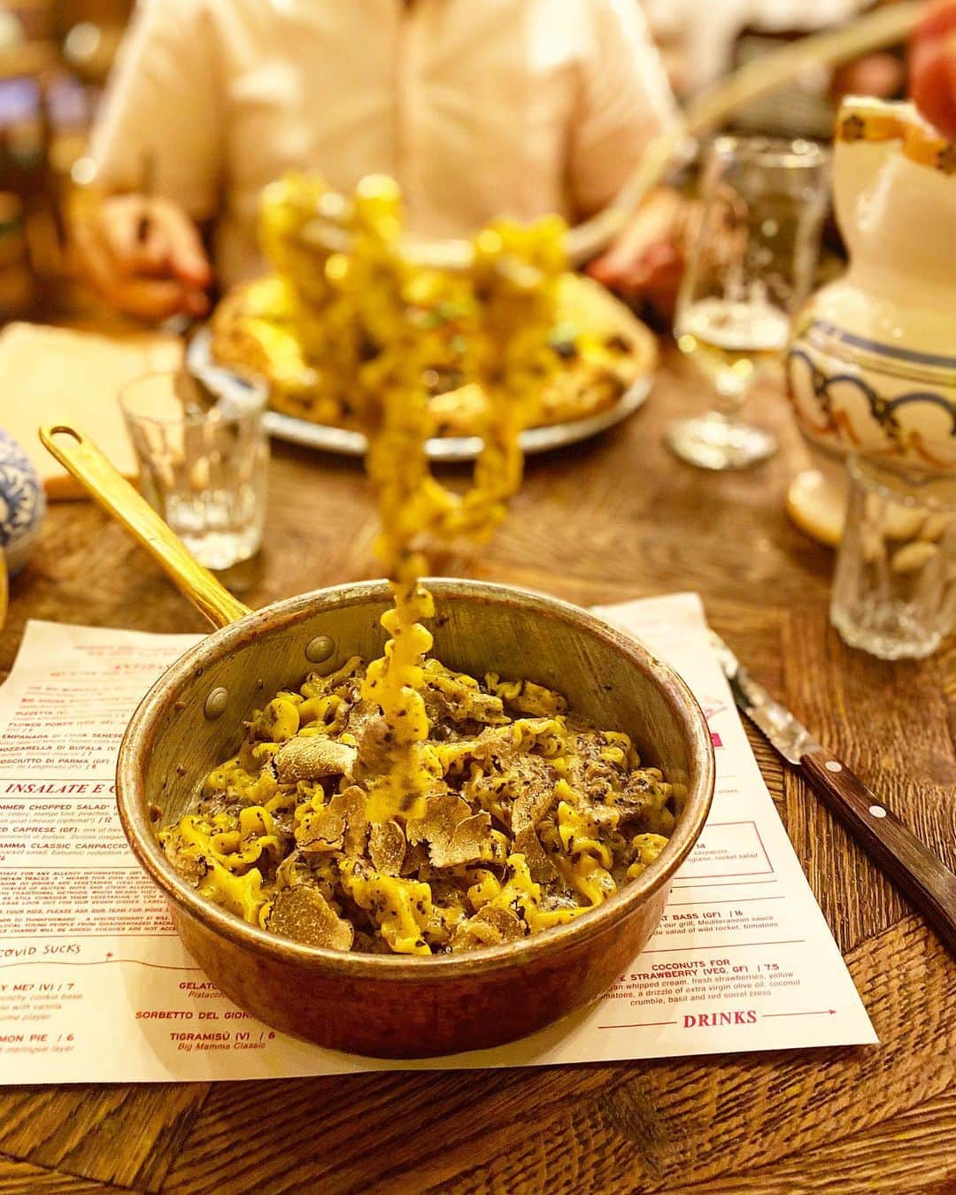 Eat With Steph & Coさんのインスタグラム写真 - (Eat With Steph & CoInstagram)「That truffle though 🤤🤤 the Mafaldina al Tartuffe in all its glory. This was crazy creamy truffley goodness and a bargain because @bigmamma.uk are taking part in eat out to help out! I had it with the sparkling red wine (yes that’s a thing !?) which was so actually refreshing!  📷 @thetessaproject」8月14日 0時41分 - eatwithsteph_ldn