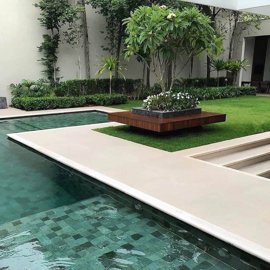 Architecture - Housesさんのインスタグラム写真 - (Architecture - HousesInstagram)「⁣ #Terraces to live for life🍃.⁣⁣ Double tap if you 🖤 it!⁣ Find more #design inspiration at @design_interior_homes⁣ _____⁣⁣⁣ 📐@folhapaisagismo⁣⁣ #archidesignhome⁣ _____⁣⁣⁣ #garden #outdoor #terrace #design #gardendesign #home #homedecor #interiordesign #terracehouse ⁣#houseexterior #pool #outdoorpool #architecture #archilovers」8月14日 0時50分 - _archidesignhome_