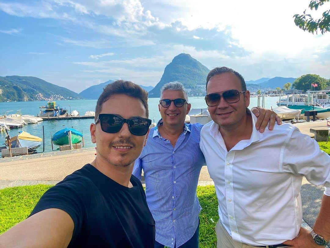 ホルヘ・ロレンソさんのインスタグラム写真 - (ホルヘ・ロレンソInstagram)「Incontro di amici 👌 #friends #lugano」8月14日 1時01分 - jorgelorenzo99