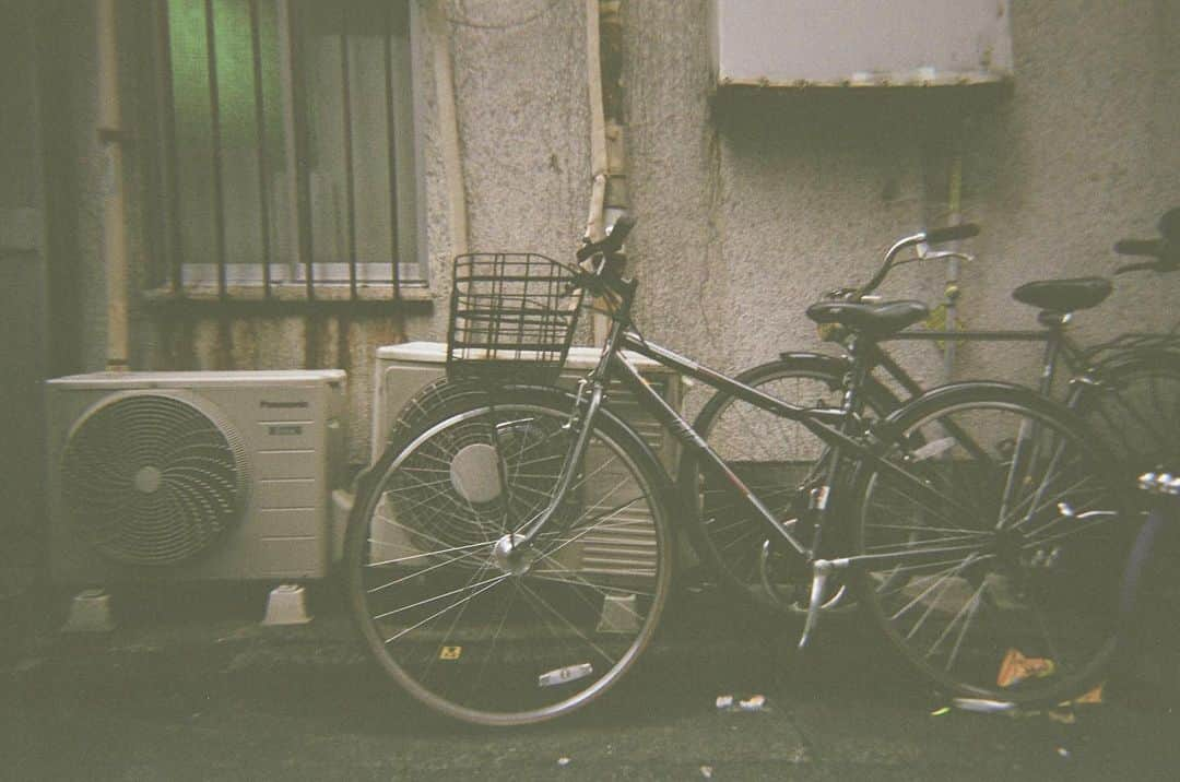 百瀬怜さんのインスタグラム写真 - (百瀬怜Instagram)「🚲 #kodakm35 #fujicolor100」8月14日 0時57分 - momoserei_1113