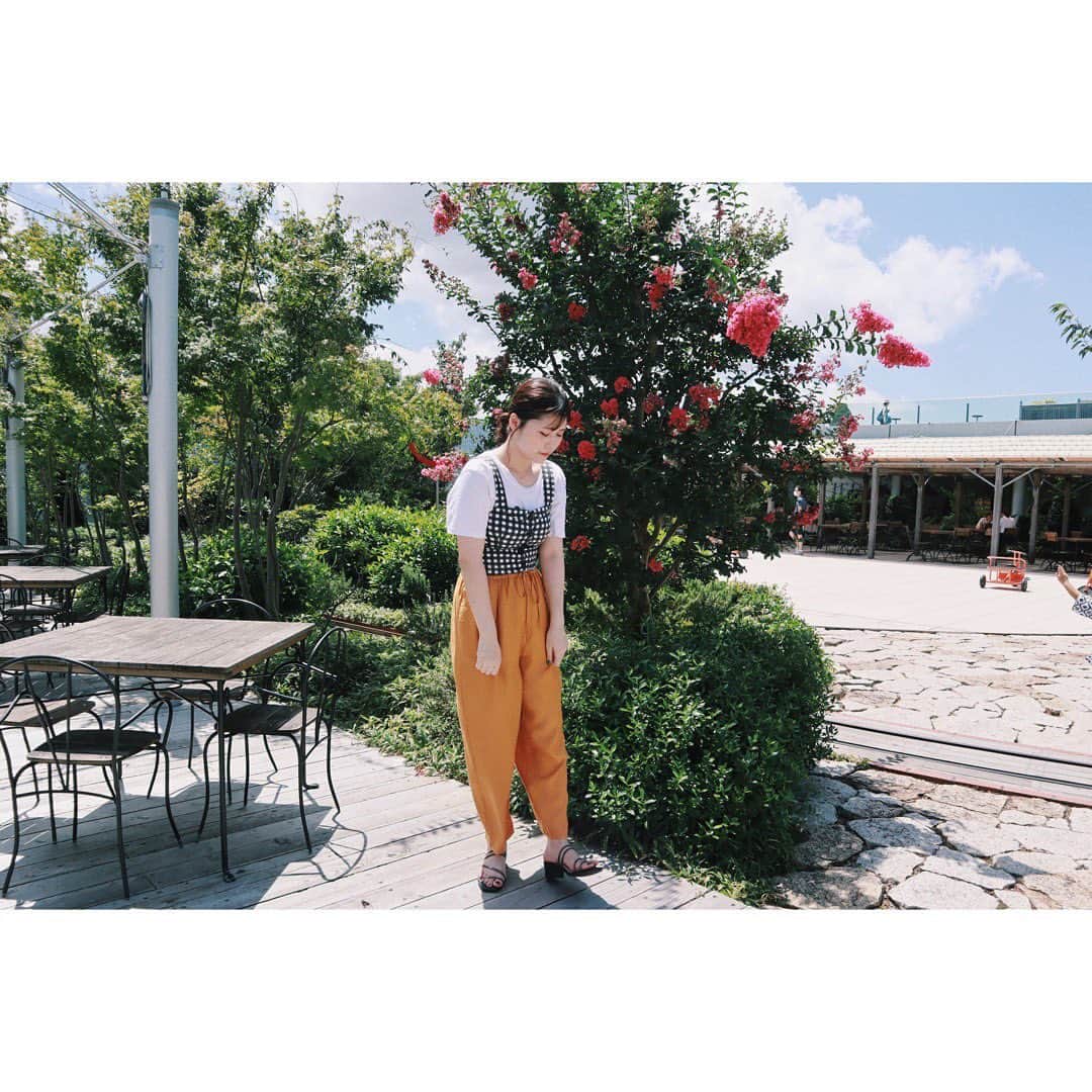 伊藤来笑さんのインスタグラム写真 - (伊藤来笑Instagram)「迷って載せなかった写真たち🌺🍃 . . 新しいアカウント(@comesmile_25 )にも いろいろ写真載せています〜！ 更新頻度ばりばり低いと思うけど 今のこのアカウントでも引き続き載せていくから見てね✌️」8月14日 1時08分 - raira_cam