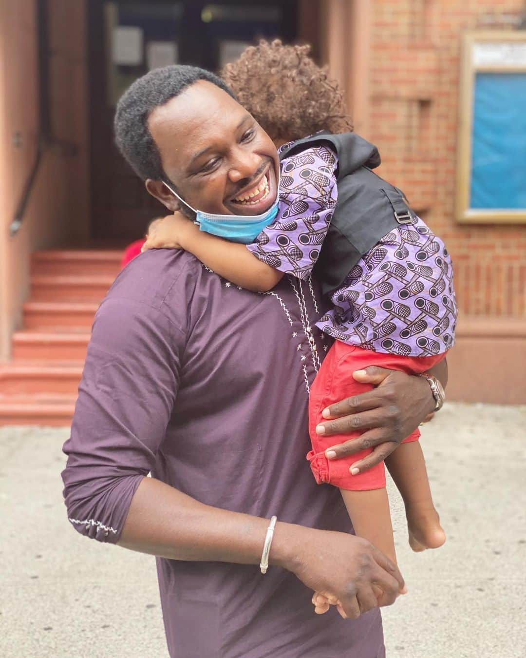 中鉢明子さんのインスタグラム写真 - (中鉢明子Instagram)「💜#fatherandson #africandress #newyork #父と息子」8月14日 1時19分 - akiko_harlem