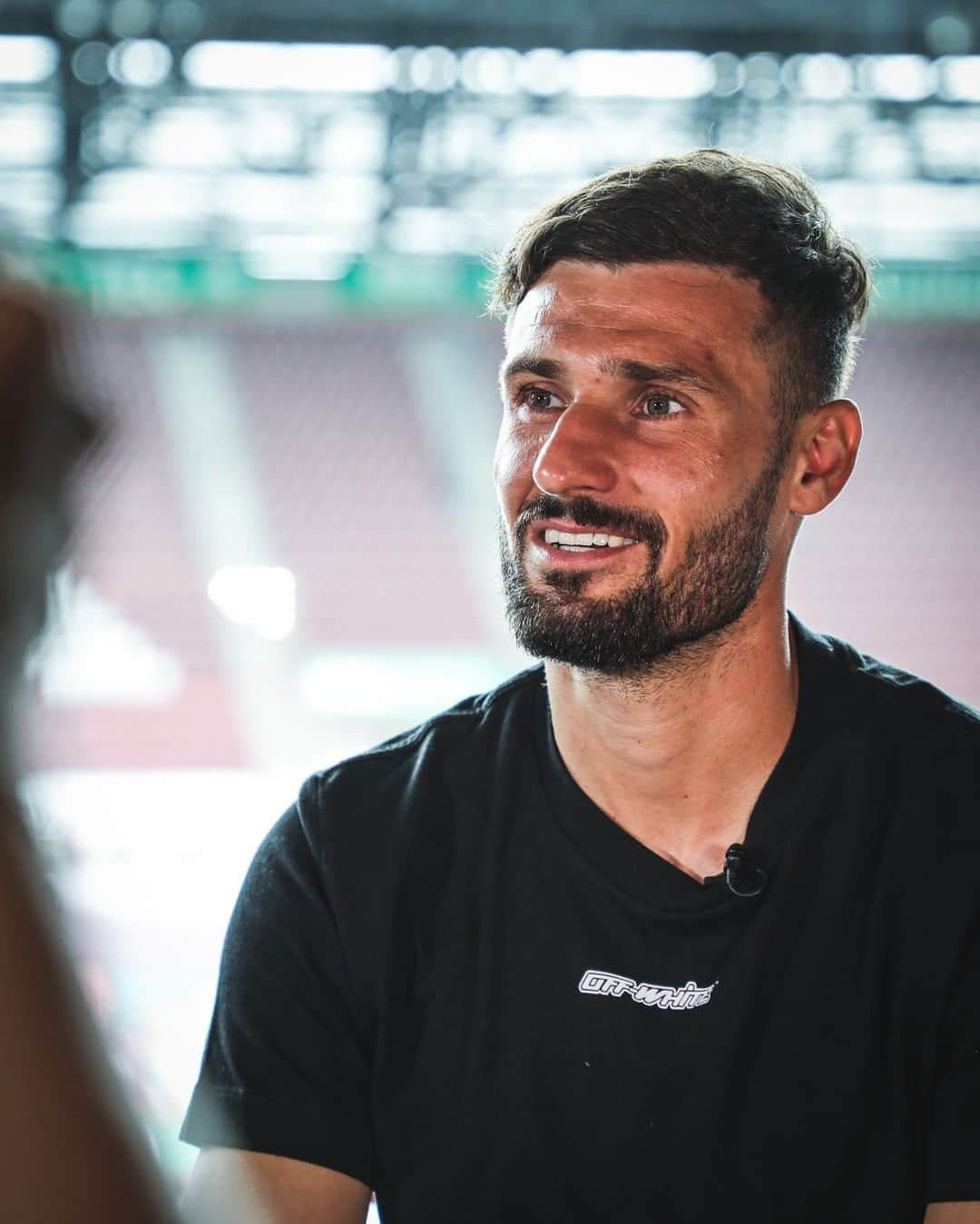 FCアウクスブルクさんのインスタグラム写真 - (FCアウクスブルクInstagram)「#FCA-Neuzugang @danielcaligiuri18 im Interview: „Ich komme über die Mentalität, über die Power und bin ein Spieler, der niemals aufgibt. Auch wenn meine Mannschaft in Rückstand liegt, sehe ich immer eine Möglichkeit, wieder zurückzukommen!" Das komplette Interview mit "Cali" gibts in der Story verlinkt! 👆 #FCA #FCA1907 #fcaugsburg」8月14日 1時25分 - fcaugsburg1907