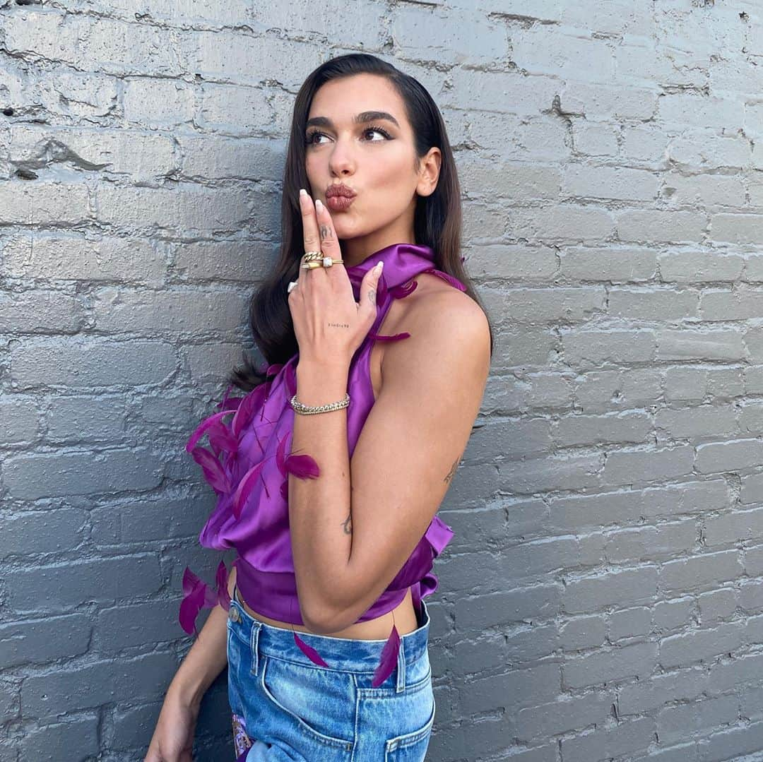 デュア・リパさんのインスタグラム写真 - (デュア・リパInstagram)「back 2 work 💜」8月14日 1時44分 - dualipa