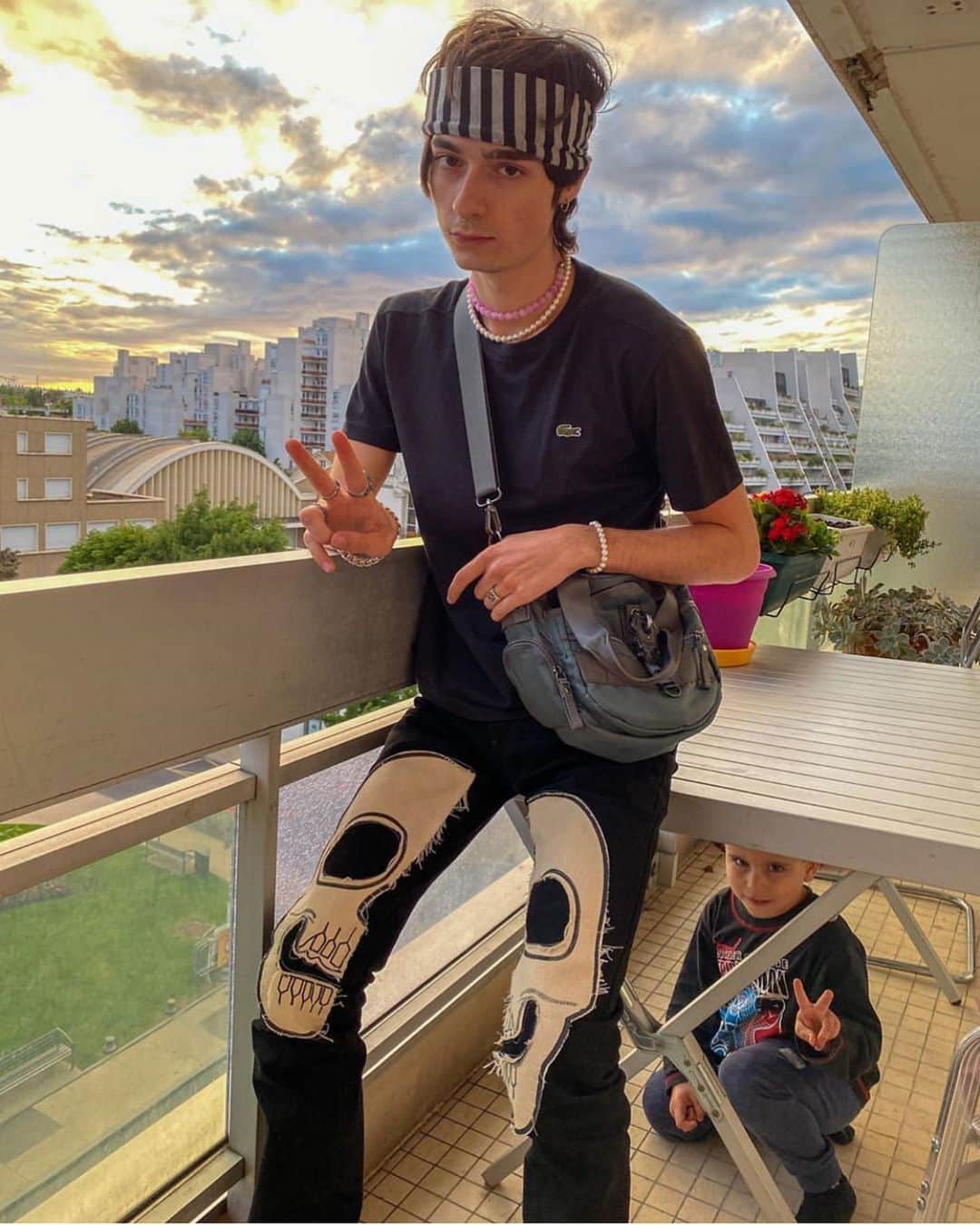 ジョージジーナ&ルーシーのインスタグラム：「@byekame rocking our Miss Mini Piece again ✌🏻 #gglsquad #georgeginalucy #staystrong」