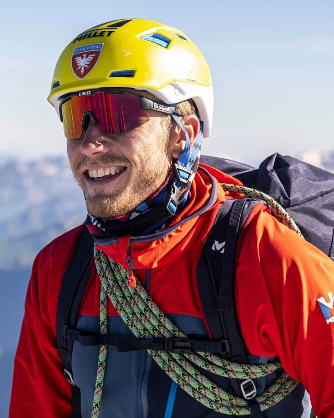 ミレーのインスタグラム：「Nothing but a smile on @sim_bella's face when spending time in the mountains.  📷 @juliengontard   #MilletRiseUp」