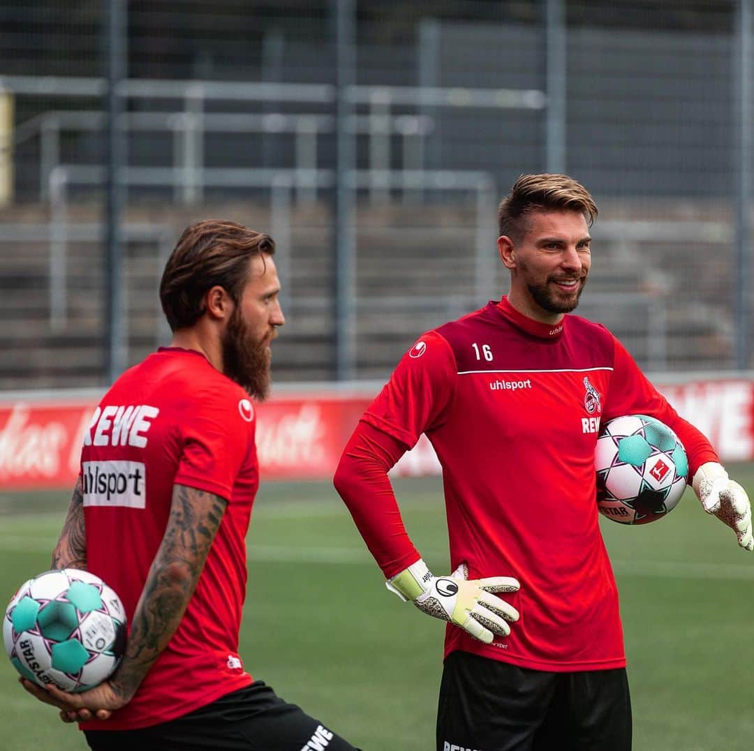 マルコ・ヘーガーのインスタグラム：「Willkumme doheim 🐐🔴⚪️ @ronzieler @fckoeln  #kölsch #köln #cologne #effzeh #fc #liebe #proud #blessed #positivevibes #team #together #mh6 #liebedeinestadt #training」