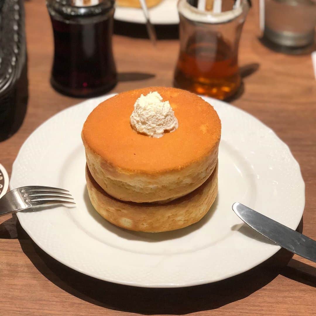 のインスタグラム：「久しぶりに食べた星野珈琲のパンケーキ  あー…もー食いたい  #星野珈琲 #パンケーキ」