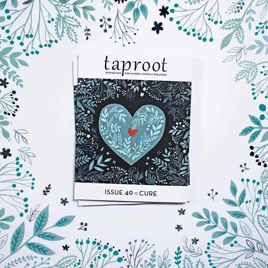 Dinara Mirtalipovaのインスタグラム：「Have you gotten your recent @taprootmag issue 40: CURE? Mine came in the mail box just recently and like usually it’s full of recipes, stories, craft projects, knitting patterns and so much more 💚 #taprootmakealong #taprootmarket #taprootmag #mirdinara #mirdinaraxtaprootmag」