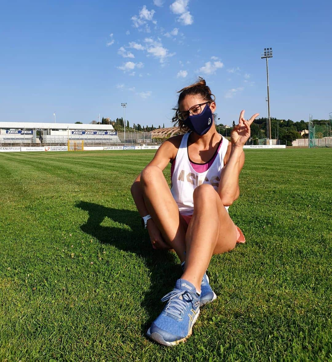 アイリーン・シラグサさんのインスタグラム写真 - (アイリーン・シラグサInstagram)「Thanks @asics for take care of me with the new face cover✌ Fighting against enemies together 🥊🥊🥊 #runtofeel #asics  ____________________________________ #facecover #asicswomen #asicsteam #trackandfield #trainingday #sunnyday #covid19 #fit #workahardplayhard」8月14日 3時23分 - irenesiragusa