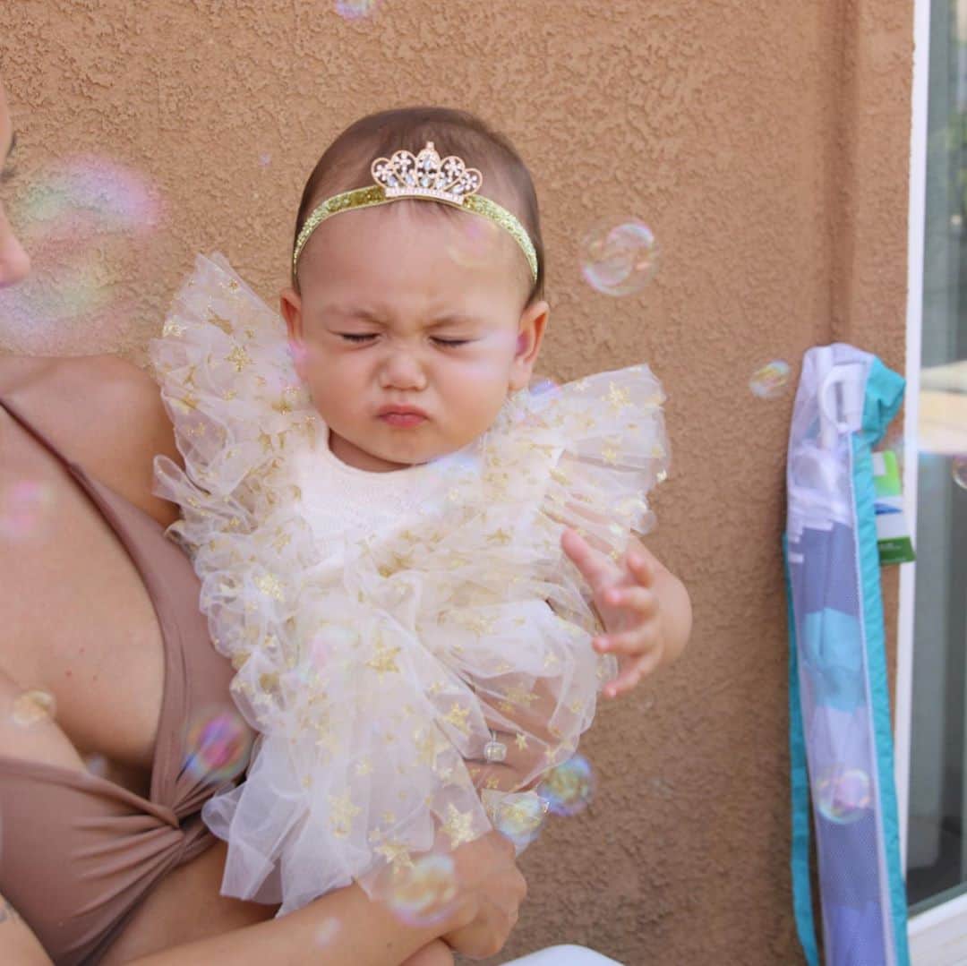 Tianna Gregoryさんのインスタグラム写真 - (Tianna GregoryInstagram)「July 15th was my baby girls 1st bday. I love watching you grow every day and blossom Into this sweet, sassy, wild, tough girl that you are.  Thanks to everyone who made this day so special. 💕💕 I didn’t get to take any pics because shadow was in stranger danger mood and wouldn’t let me put her down. 😩」8月14日 3時25分 - tiannag