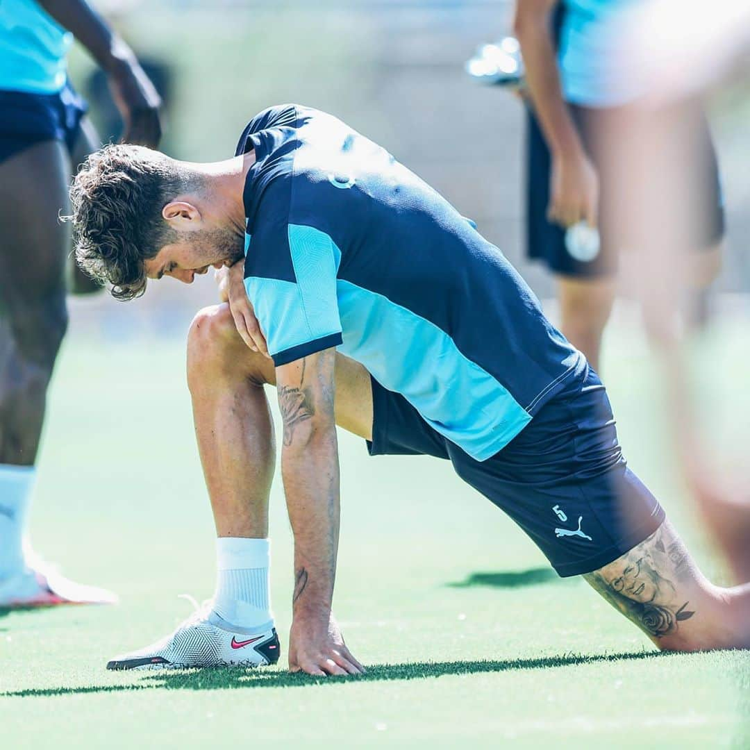 マンチェスター・シティFCさんのインスタグラム写真 - (マンチェスター・シティFCInstagram)「Session in the sun ☀️ #mancity」8月14日 3時46分 - mancity