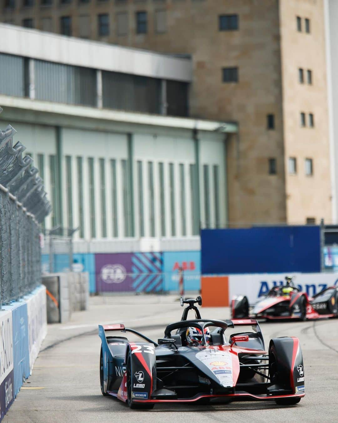 セバスチャン・ブエミさんのインスタグラム写真 - (セバスチャン・ブエミInstagram)「[#BERLINEPRIX] Podium ! P3 for the last race of this season 6 and finishing P4 in the driver championship! Thanks to all of you for your support throughout this season and of course a big thanks to the whole @nissanedams @nismo team for their dedication and hard work! 📸 LAT」8月14日 3時39分 - sebastien_buemi