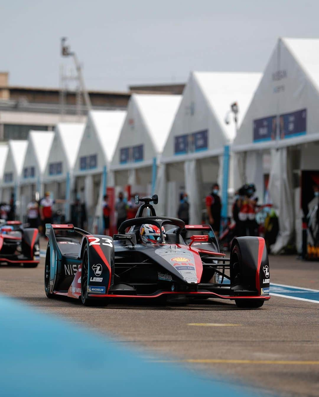 セバスチャン・ブエミさんのインスタグラム写真 - (セバスチャン・ブエミInstagram)「[#BERLINEPRIX] Podium ! P3 for the last race of this season 6 and finishing P4 in the driver championship! Thanks to all of you for your support throughout this season and of course a big thanks to the whole @nissanedams @nismo team for their dedication and hard work! 📸 LAT」8月14日 3時39分 - sebastien_buemi