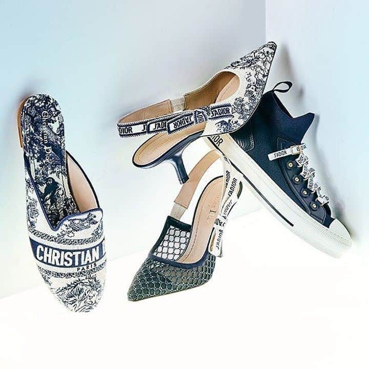 GILTのインスタグラム：「Take a #ChristianDior break. Tap to shop new styles.」