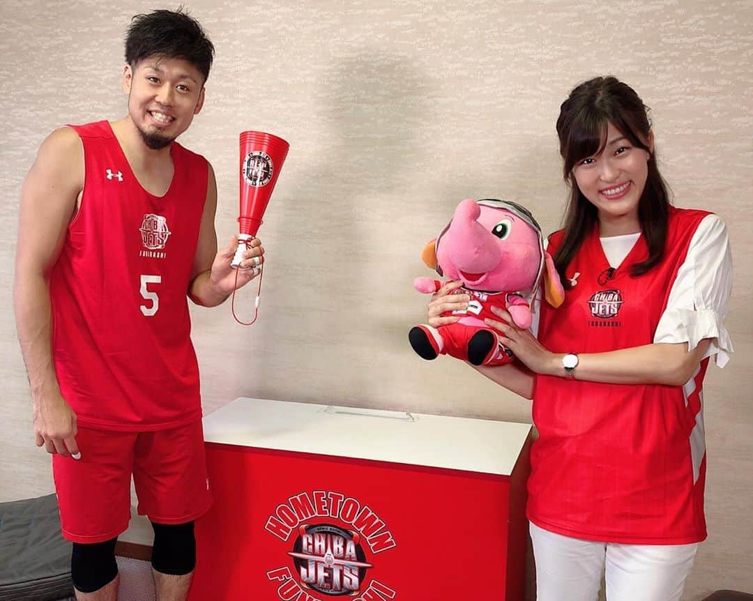 竹内里奈さんのインスタグラム写真 - (竹内里奈Instagram)「🏀千葉ジェッツの 田口選手のインタビュー☺️🎤 普段聞けない裏話や、 次のシーズンにかける熱い思いを 聞いて、胸打たれました✨ 楽しいインタビューでした😚 ・ ＊ #田口成浩 選手 #gojets #千葉ジェッツふなばし #千葉ジェッツ #bリーグ #バスケ好き #インタビュー #アナウンサー #女子アナ #竹内里奈」8月14日 15時03分 - rina.takeuch