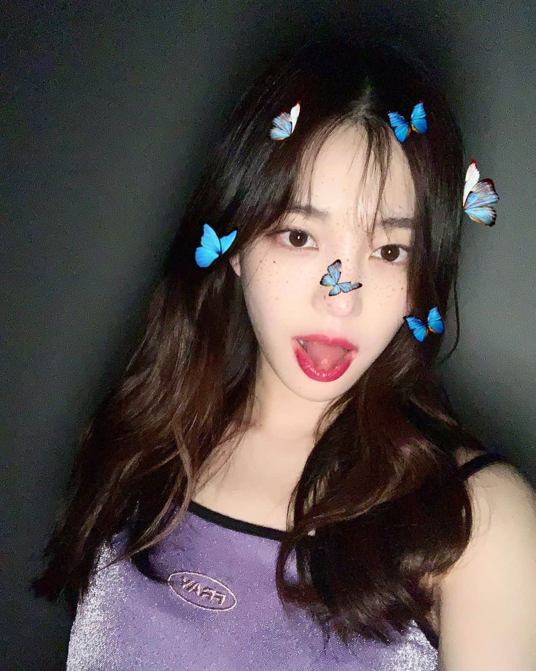 イ・ユビさんのインスタグラム写真 - (イ・ユビInstagram)「😈🦋🍓」8月14日 13時55分 - yubi_190