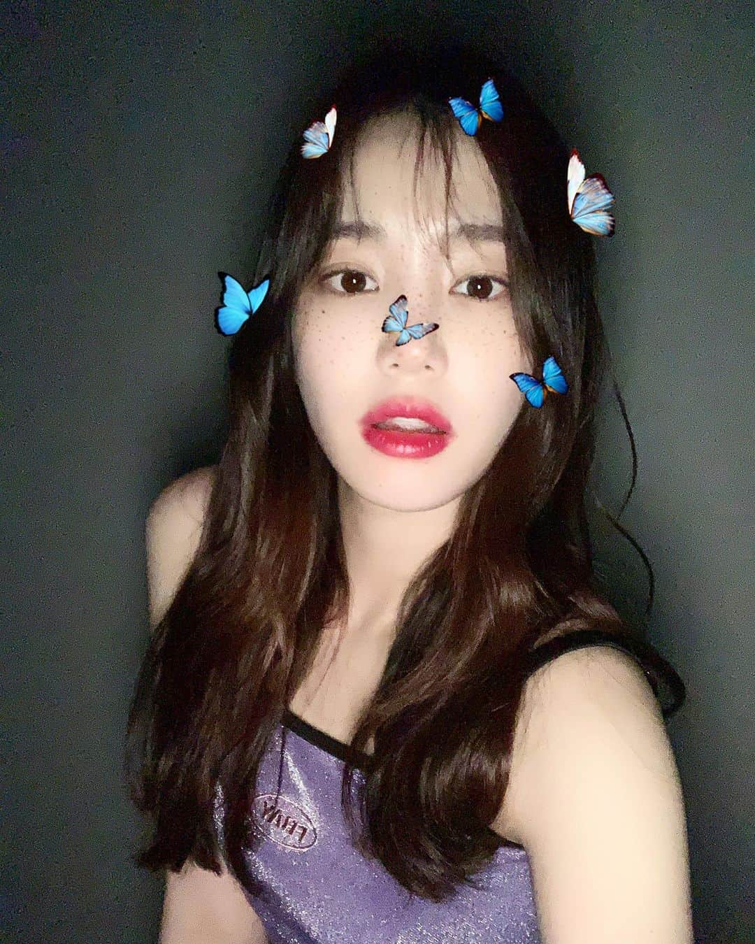 イ・ユビさんのインスタグラム写真 - (イ・ユビInstagram)「😈🦋🍓」8月14日 13時55分 - yubi_190