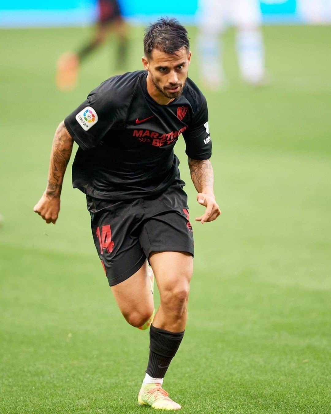 LFPさんのインスタグラム写真 - (LFPInstagram)「@suso, passionate! ❤️🤩 • ¡#Suso, apasionado! ❤️💪 • #SevillaFC #LaLiga #LaLigaSantander #Football」8月14日 14時00分 - laliga