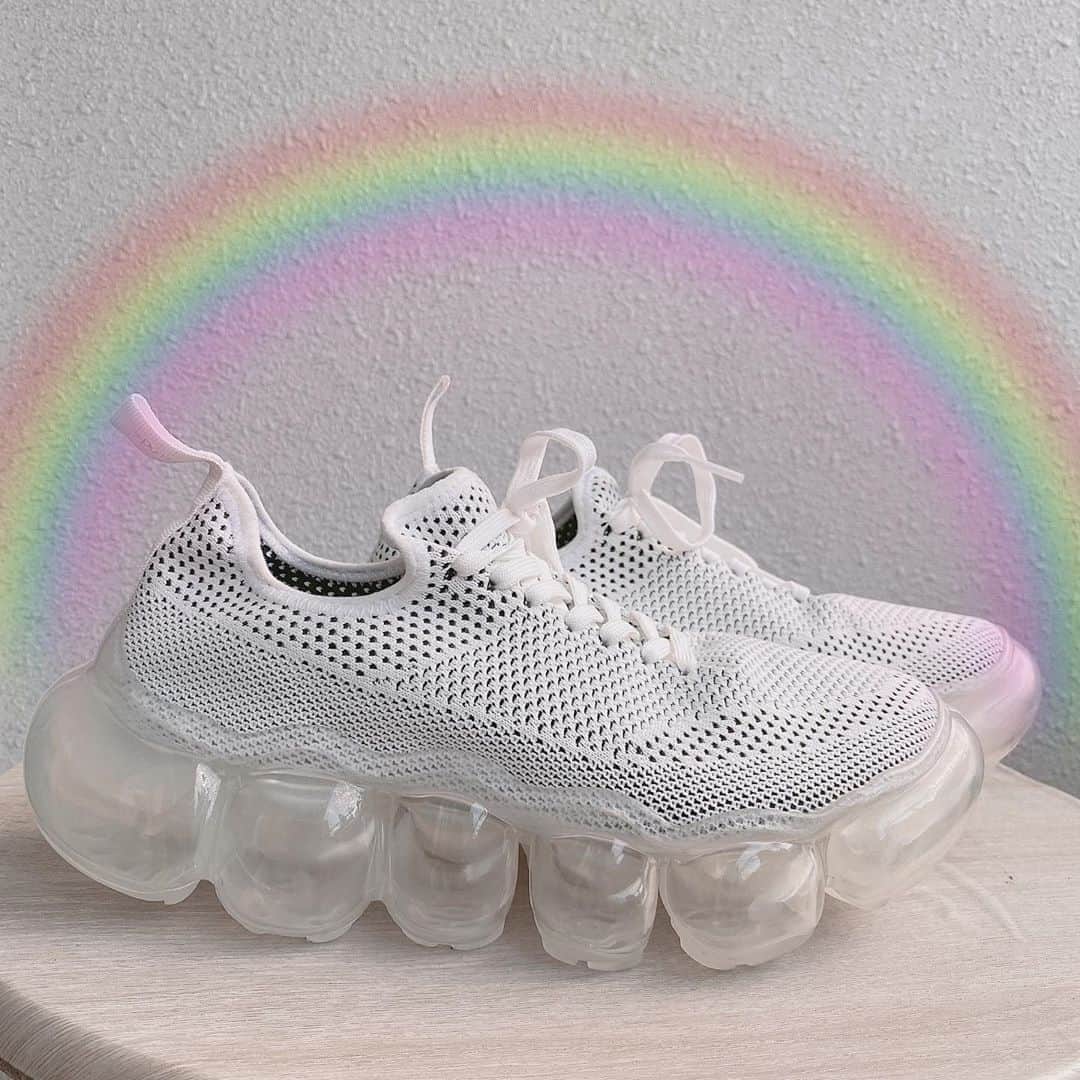 杉山優華のインスタグラム：「🌈🌈🌈 . . . . ずっと欲しかったスニーカー、自分にプレゼントした🥺かあいい、、🥺🥺🥺 アニメっぽくていいなあ〜ってずっと思ってて、これを履いて歩いたら浮いてるみたいになるんだ、、☁️☁️☁️ かあいい、、  #follow #followme #likeforlike #follow4follow #f4f #likeforfollow #like4follow #likeforlikes #followers #like4likes #follower #following  #followalways #follow4like #follow4followback #フォロー #フォローミー #フォロワー #フォロミー #フォロワー募集 #いいね #instagood #instagram #instafashion #instagramjapan #instalike #ファッション #love #photooftheday  #ミキオサカベ」