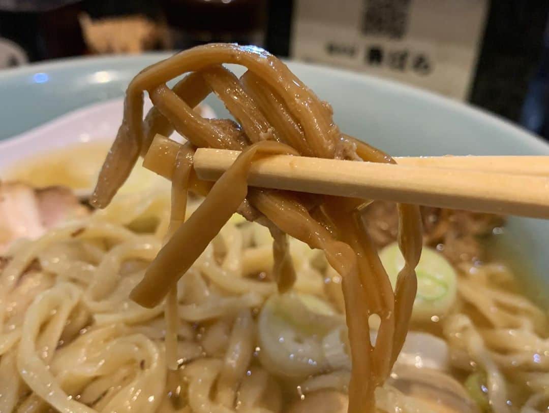 SUSURUさんのインスタグラム写真 - (SUSURUInstagram)「桑ばら@池袋 今年で16周年を迎えた池袋の桑ばらさんの限定ラーメン！ MANNISHさんの塩ダレ×中華そばモリスさんの多加水麺×桑ばらさんのスープを合わせたプレミアムな一杯です🍥 美味しすぎた。 #susuru_tv #桑ばら #池袋 #東京 #16周年 #超うまい  #ラーメン #らーめん #ramen #ラーメン部 #ramennoodles #毎日ラーメン生活 #麺スタグラム #japaneseramen #japanramen #foodstagram #foodie #noodles #instanoodle #instaramen #instafood #susururecommended #東京ラーメン #池袋ラーメン」8月14日 14時25分 - susuru_tv