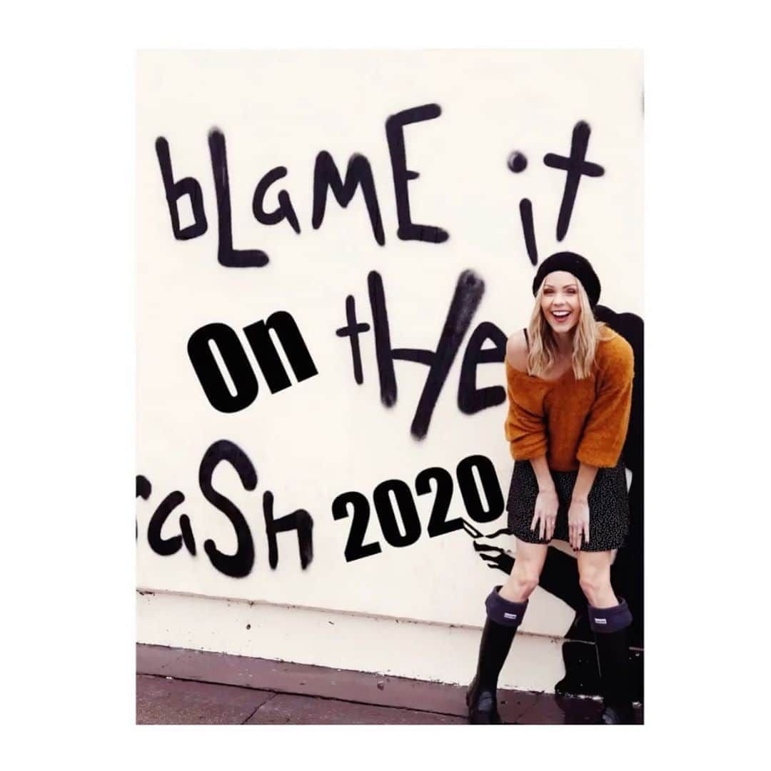 ローラ・ヴァンダーヴォートさんのインスタグラム写真 - (ローラ・ヴァンダーヴォートInstagram)「Blame it on the 2020. Adios Los Angeles. It’s been...weird.  . . . . . . . . . #blame #losangeles #2020 #2020sucks #lauravandervoort #graffiti #feels #laughitoff」8月14日 14時29分 - lauravandervoort